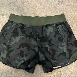Tek Gear Women’s plus size XXL Camo Athletic Shorts with wide waistband